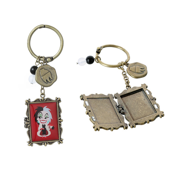 Disney Villains Collection Retro Photo Album Keychain(Cruella De Vil)