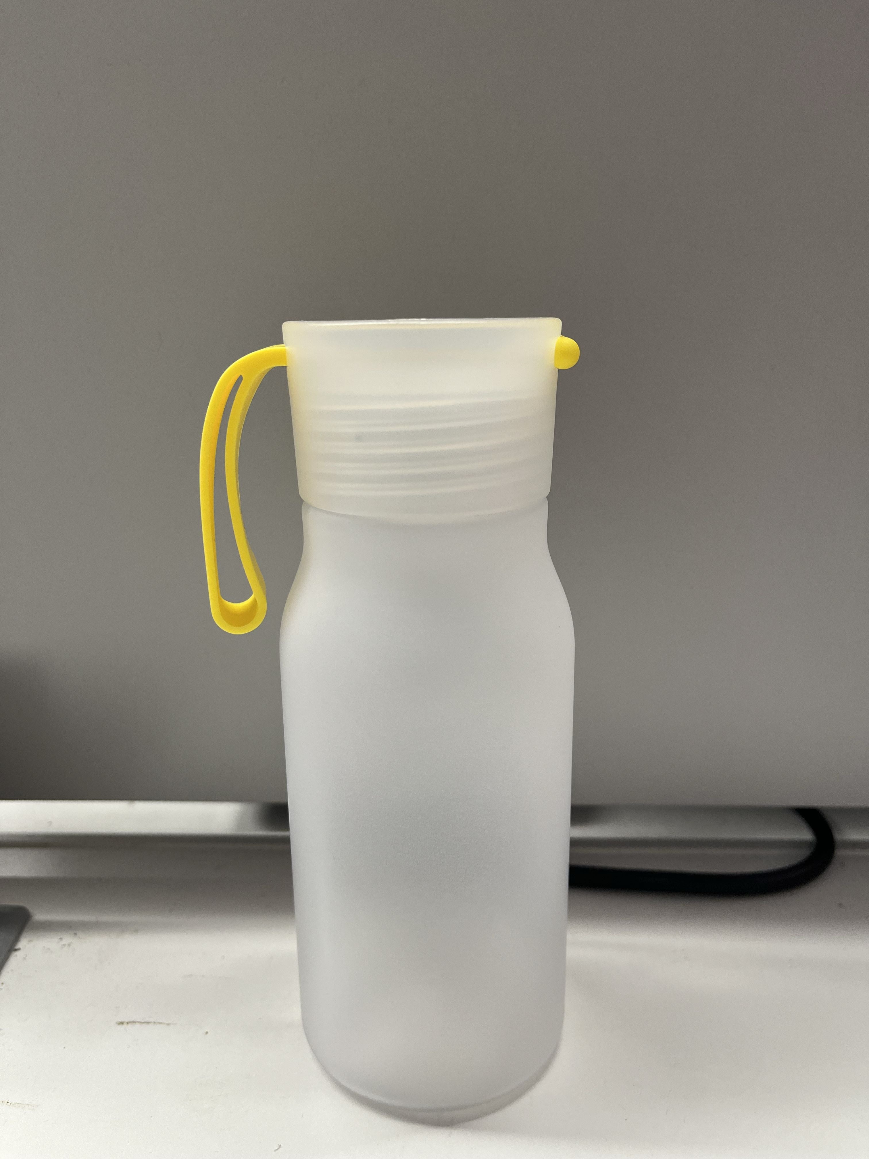Gradient Color Plastic Bottle with Strap 350mL(White) Gradient Color Plastic Bottle with Strap 350mL(White)
