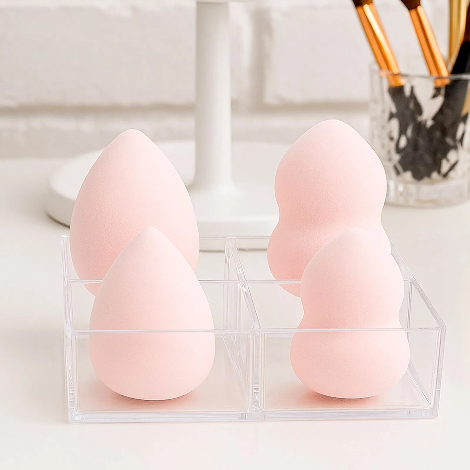 Makeup Sponges with Storage Box (4 pcs) Makeup Sponges with Storage Box (4 pcs)