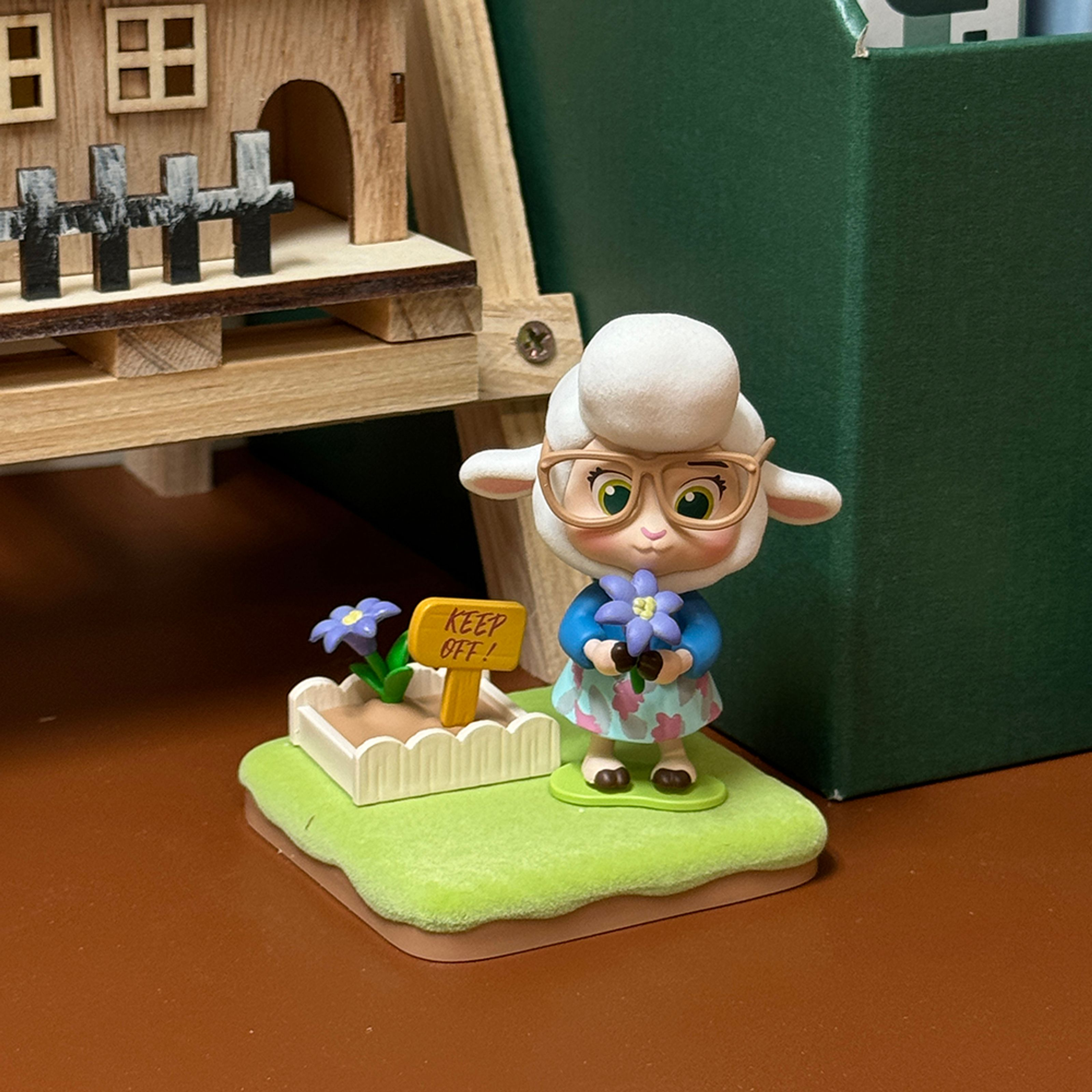 Disney Zootopia Autumn Garden Collection Figure Surprise Box Disney Zootopia Autumn Garden Collection Figure Surprise Box