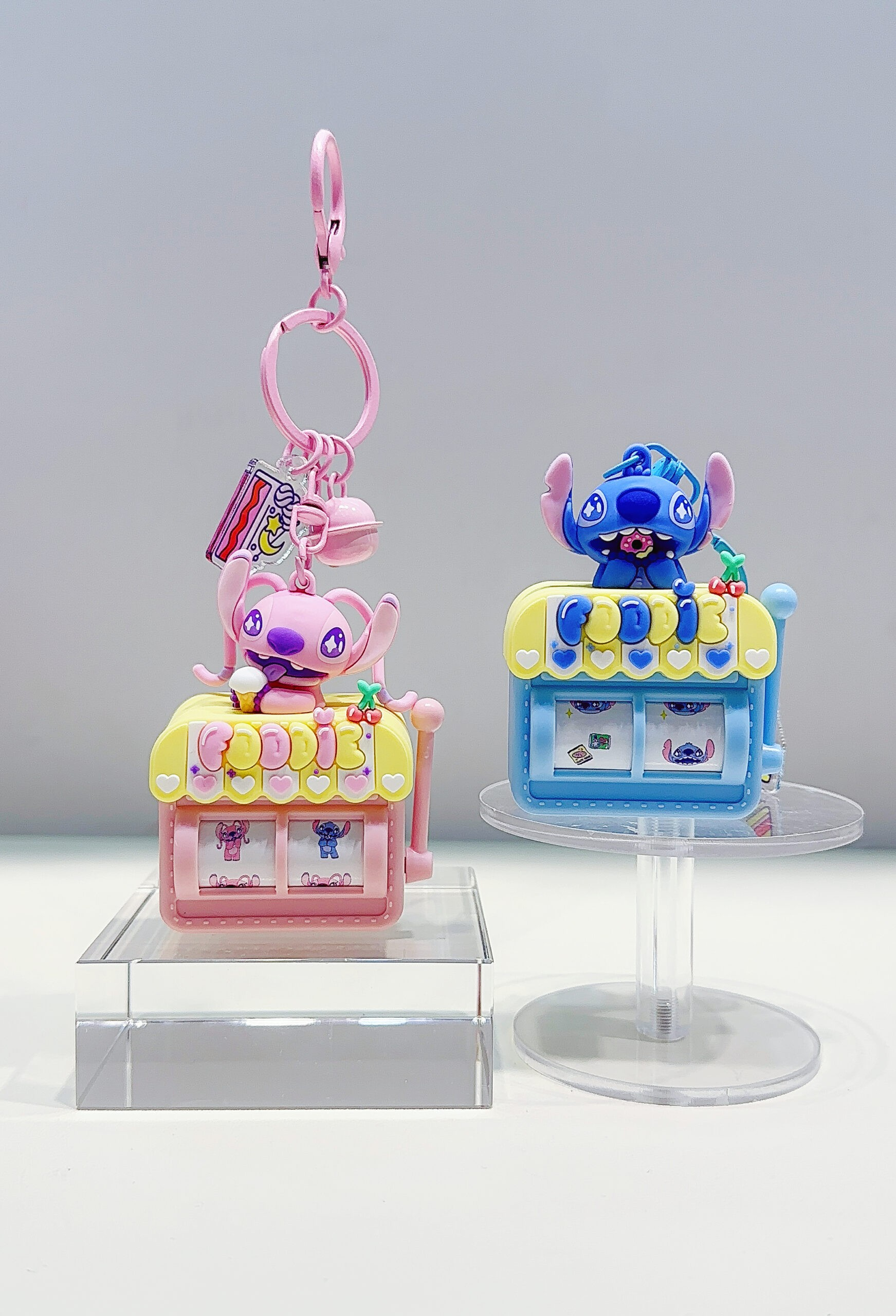 Disney Stitch Dinner Party Collection Slot Machine Keychain (Stitch) Disney Stitch Dinner Party Collection Slot Machine Keychain (Stitch)