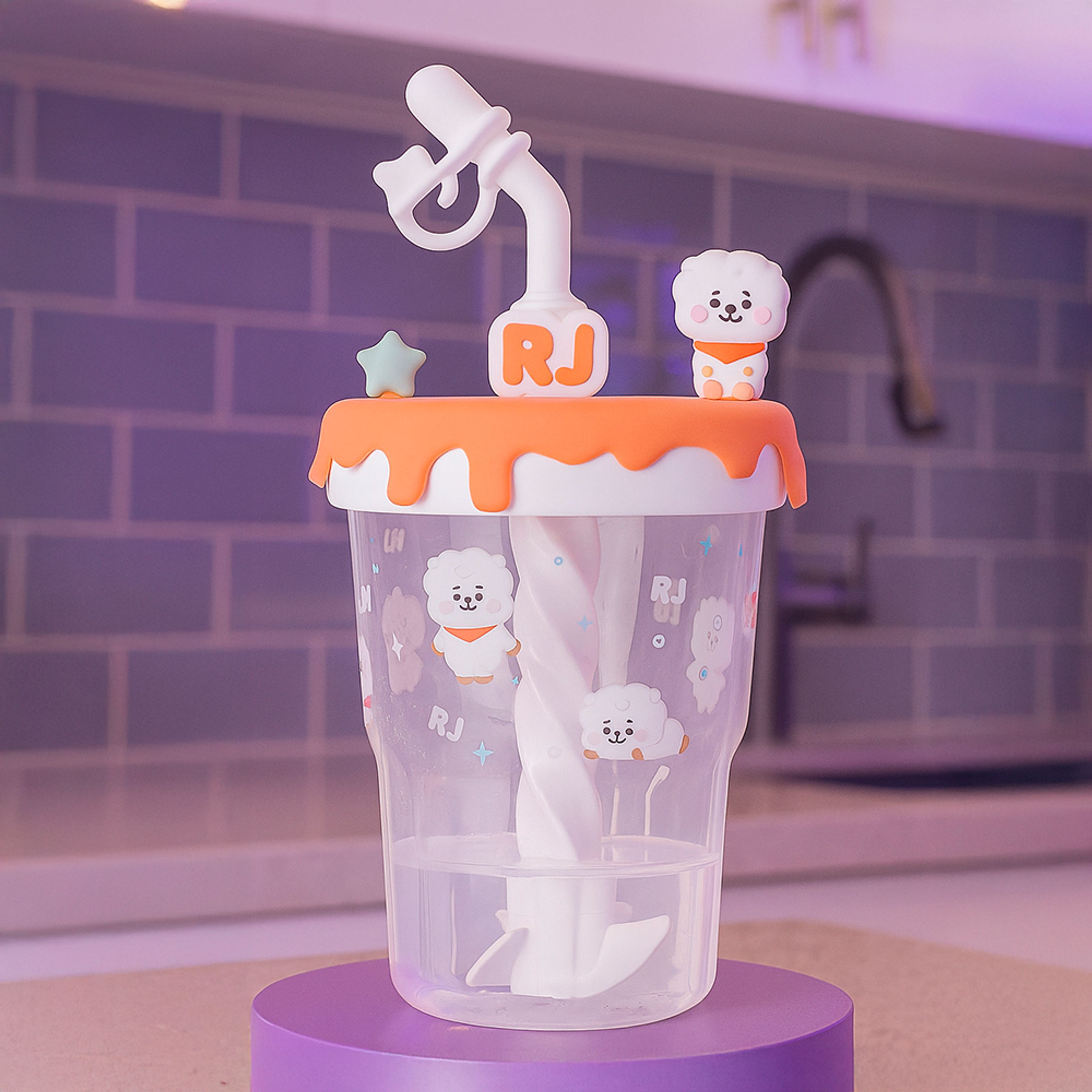 BT21 BABY Collection Plastic Bottle with Stir Straw 560mL (RJ) BT21 BABY Collection Plastic Bottle with Stir Straw 560mL (RJ)