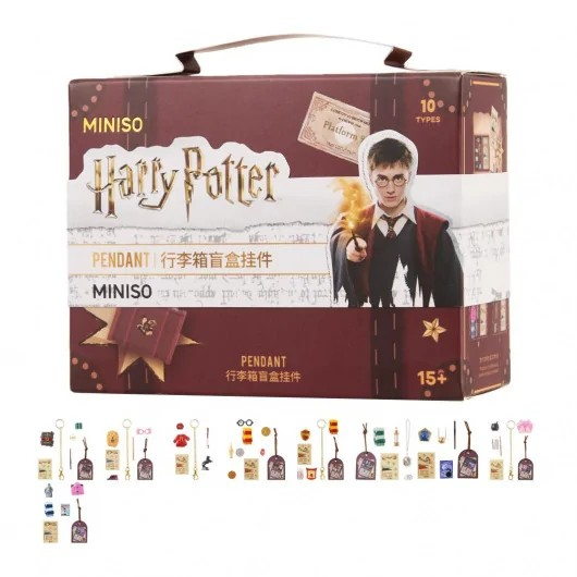Harry Potter Hogwarts School Season Suitcase Surprise Box Pendant Harry Potter Hogwarts School Season Suitcase Surprise Box Pendant